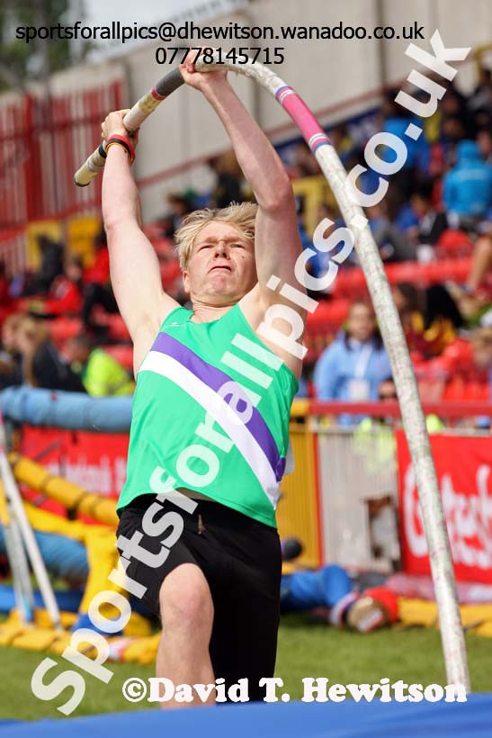 Inter boys pole vault, English Schools Track and Field. Photo: David T. Hewitson/Sports for All Pics